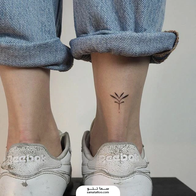 تتو مینیمال برگ روی مچ پا