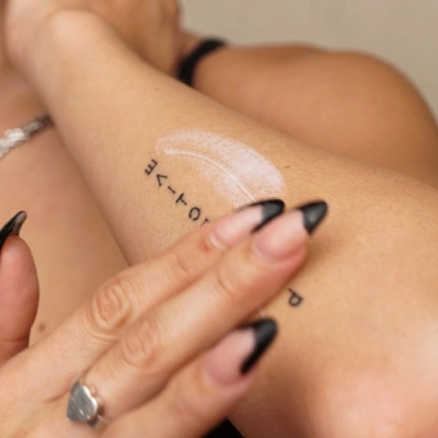 مراقبت از تاتو با کرم مخصوص تتو