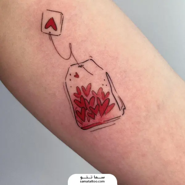 تتو رنگی قلب روی دست